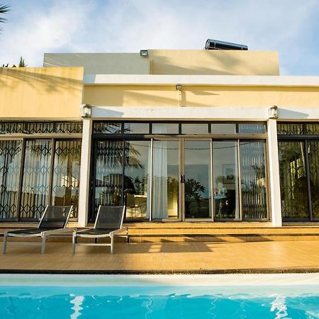 Villa Angelou - Sunlit Beach Getaway With Pool And Wifi เบลล์ แมร์ ภายนอก รูปภาพ