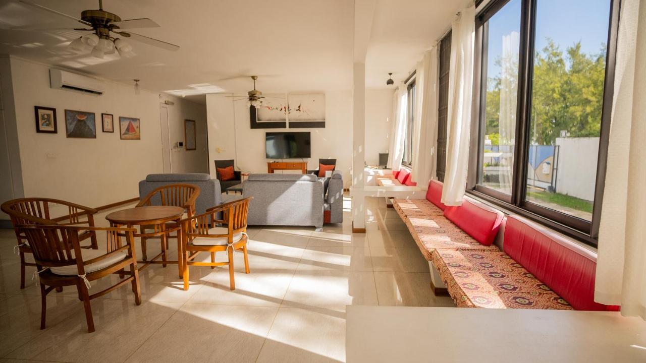 Villa Angelou - Sunlit Beach Getaway With Pool And Wifi เบลล์ แมร์ ภายนอก รูปภาพ