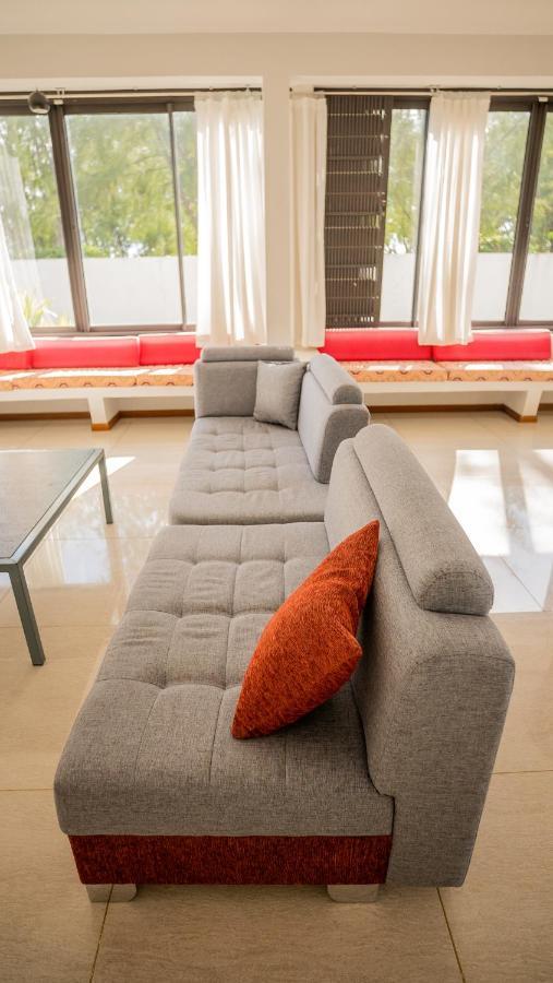 Villa Angelou - Sunlit Beach Getaway With Pool And Wifi เบลล์ แมร์ ภายนอก รูปภาพ