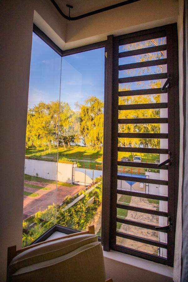 Villa Angelou - Sunlit Beach Getaway With Pool And Wifi เบลล์ แมร์ ภายนอก รูปภาพ